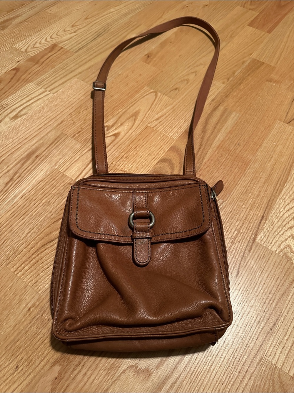 Fossil Women's Brown Leather Crossbody Bag with zip around card organizer